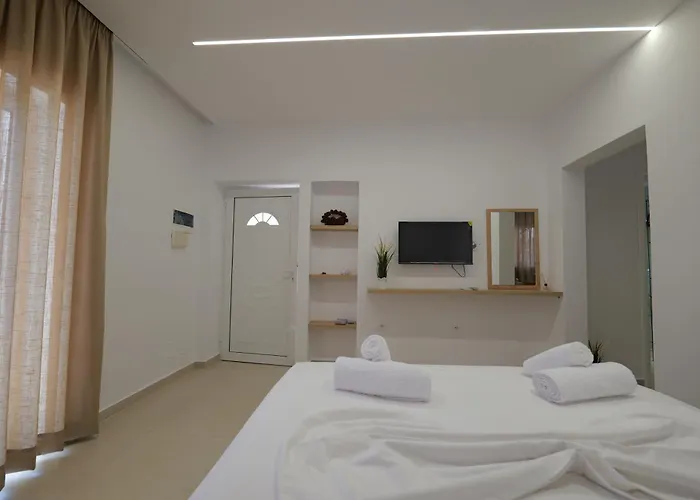 Henrik 77 Centrum * Saranda