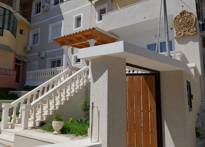 Henrik 77 Centrum Saranda